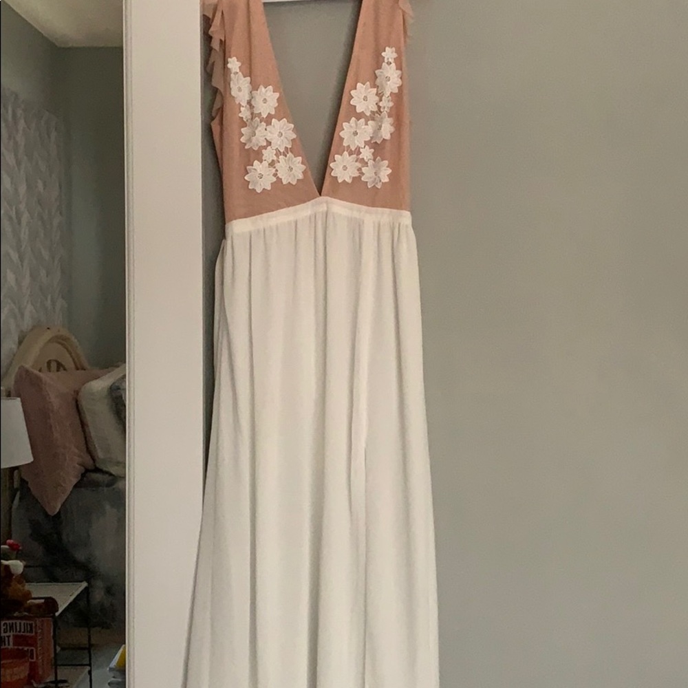 Blush and white Showpo. maxi dress - Picture 5 of 8